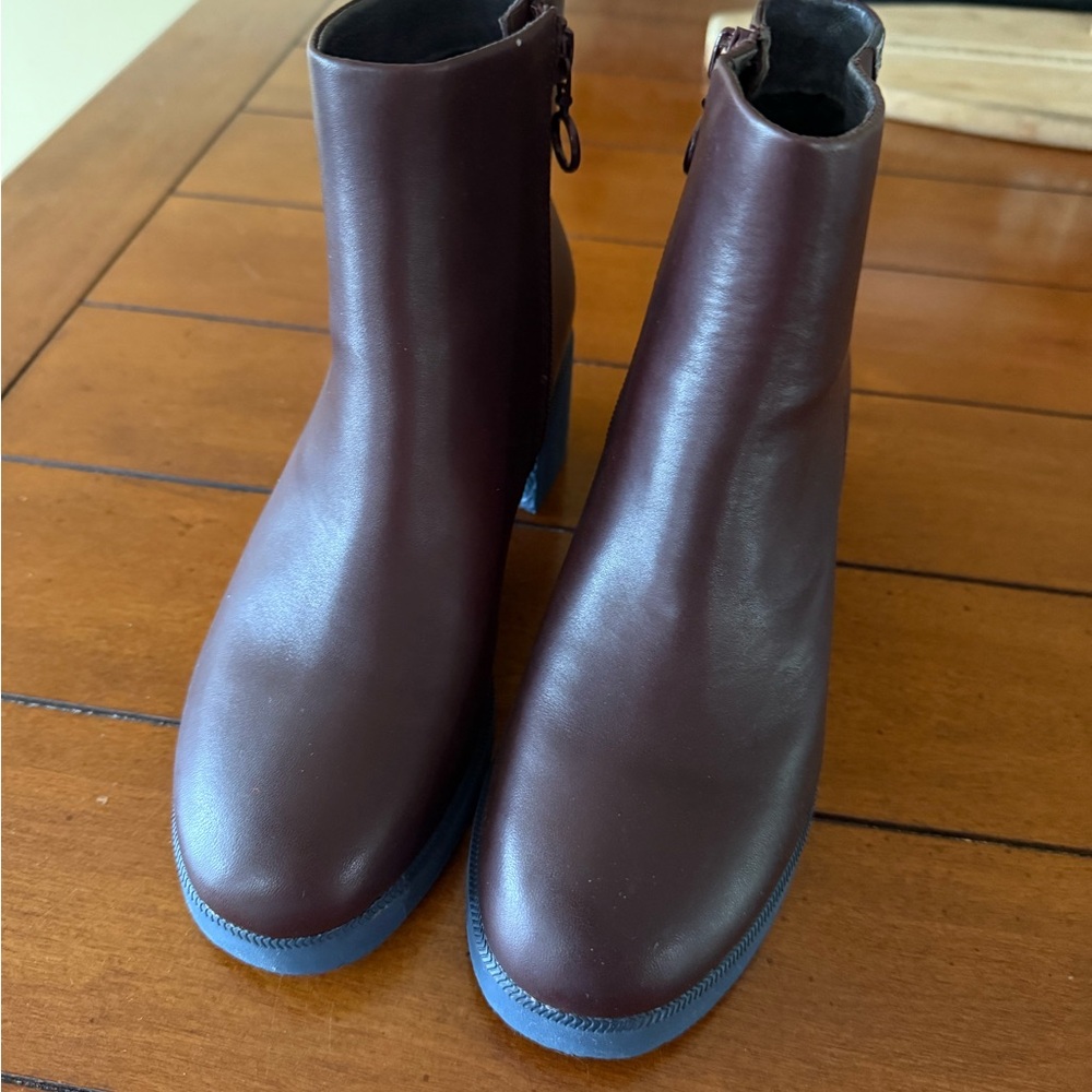 Camper Women's Ankle Boots in Burgandy